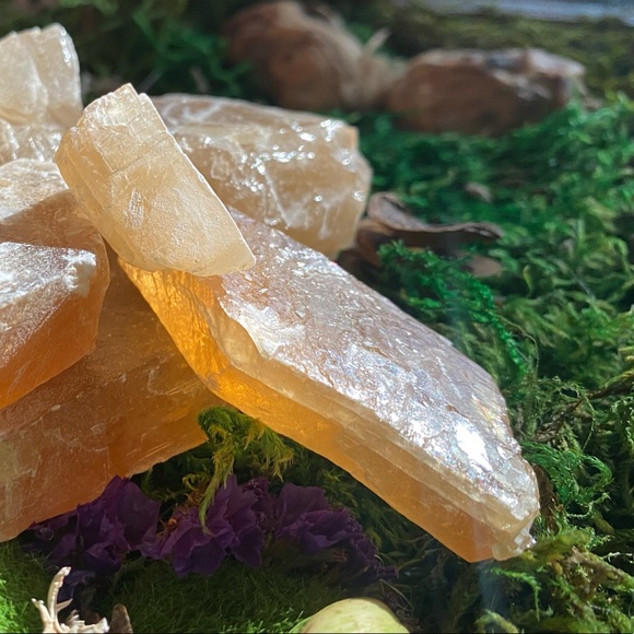 🔮1 Medium Raw Calcite Crystal Chunk - Picture 6 of 6